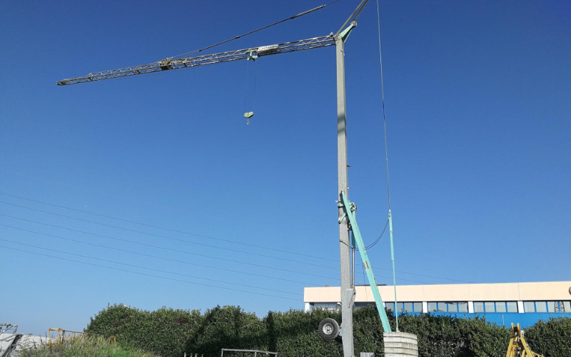 Transport et Déchargement avec Camion Plateau Grue 19T 1/2 journée :  Sepi-location : Location de pompes et groupes électrogène pour les  professionnels